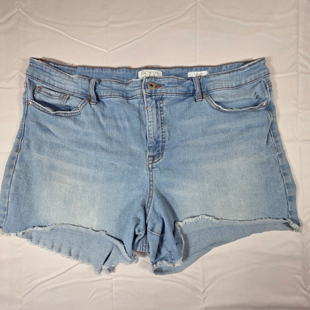 Sofia Jeans by Sofia Vergara Lila Short Light Wash Raw Hem Denim Shorts Size 16